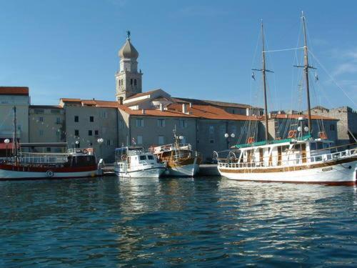 Apartmani Krk クルク エクステリア 写真